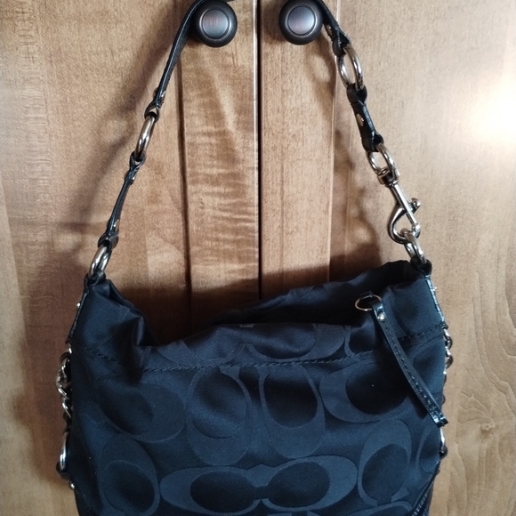 Coach **sold** - Picture 2 of 7